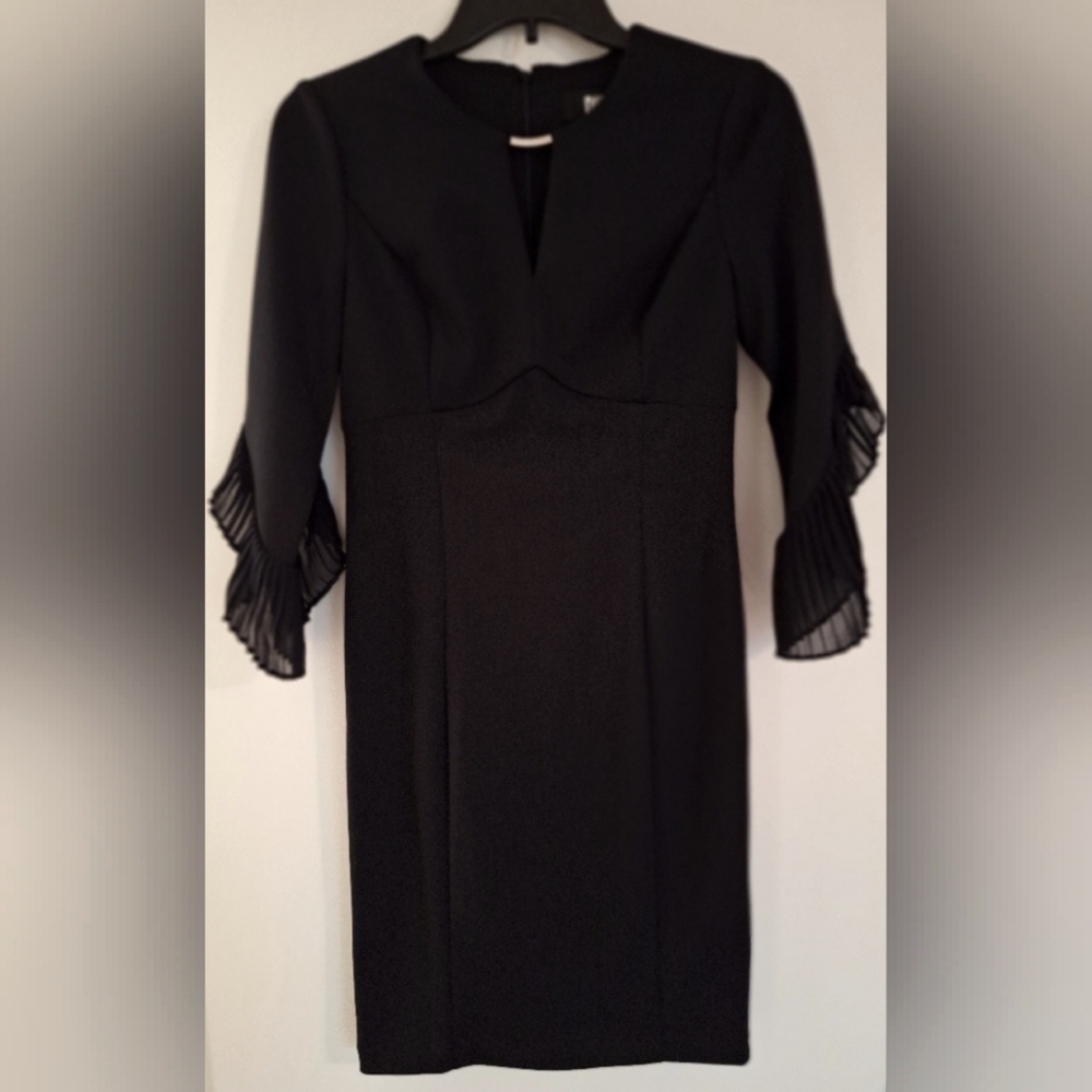 DKNY BLACK SHEATH W/SILVER ACCENT DRESS. KNEE-LENGTH. NWOT